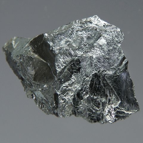 ক্রোমিয়াম মৌলের প্রকৃত নমুনা