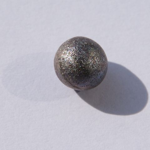 নিওবিয়াম মৌলের প্রকৃত নমুনা