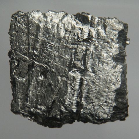 এরবিয়াম মৌলের প্রকৃত নমুনা